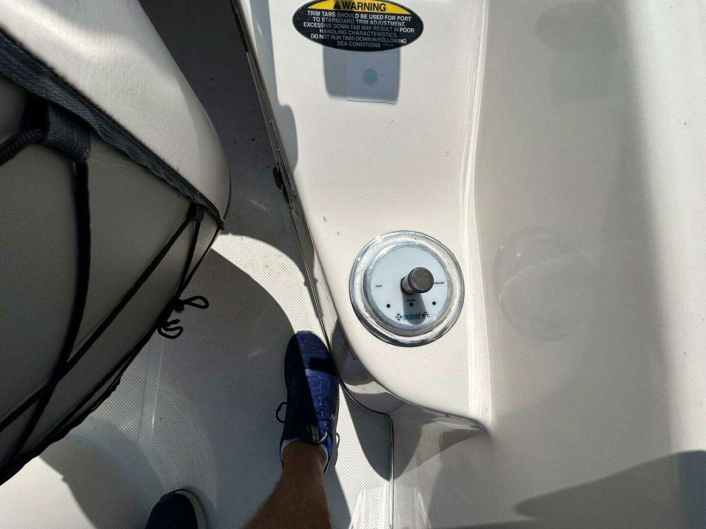 2008 Bayliner Discovery 288 - Image 23