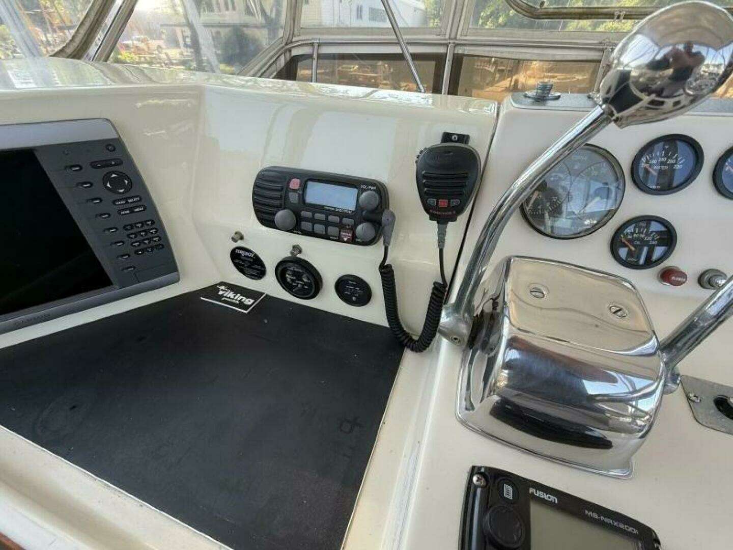 1980 Viking 43 DCMY - Image 14