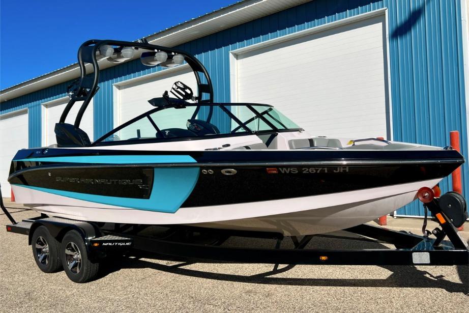 2014 Nautique Super Air Nautique 210