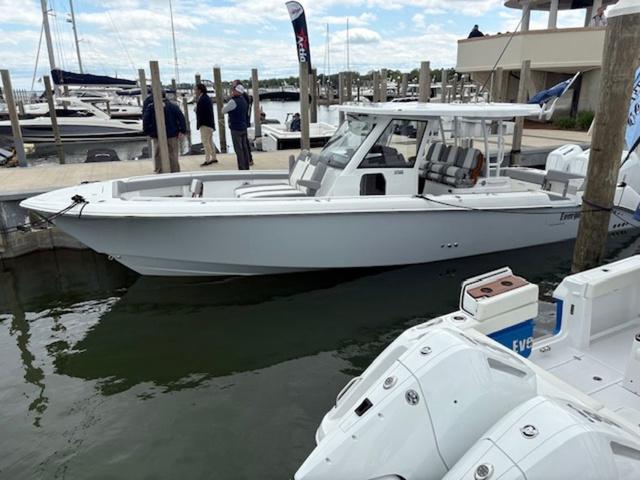 2025 Everglades 375 Center Console