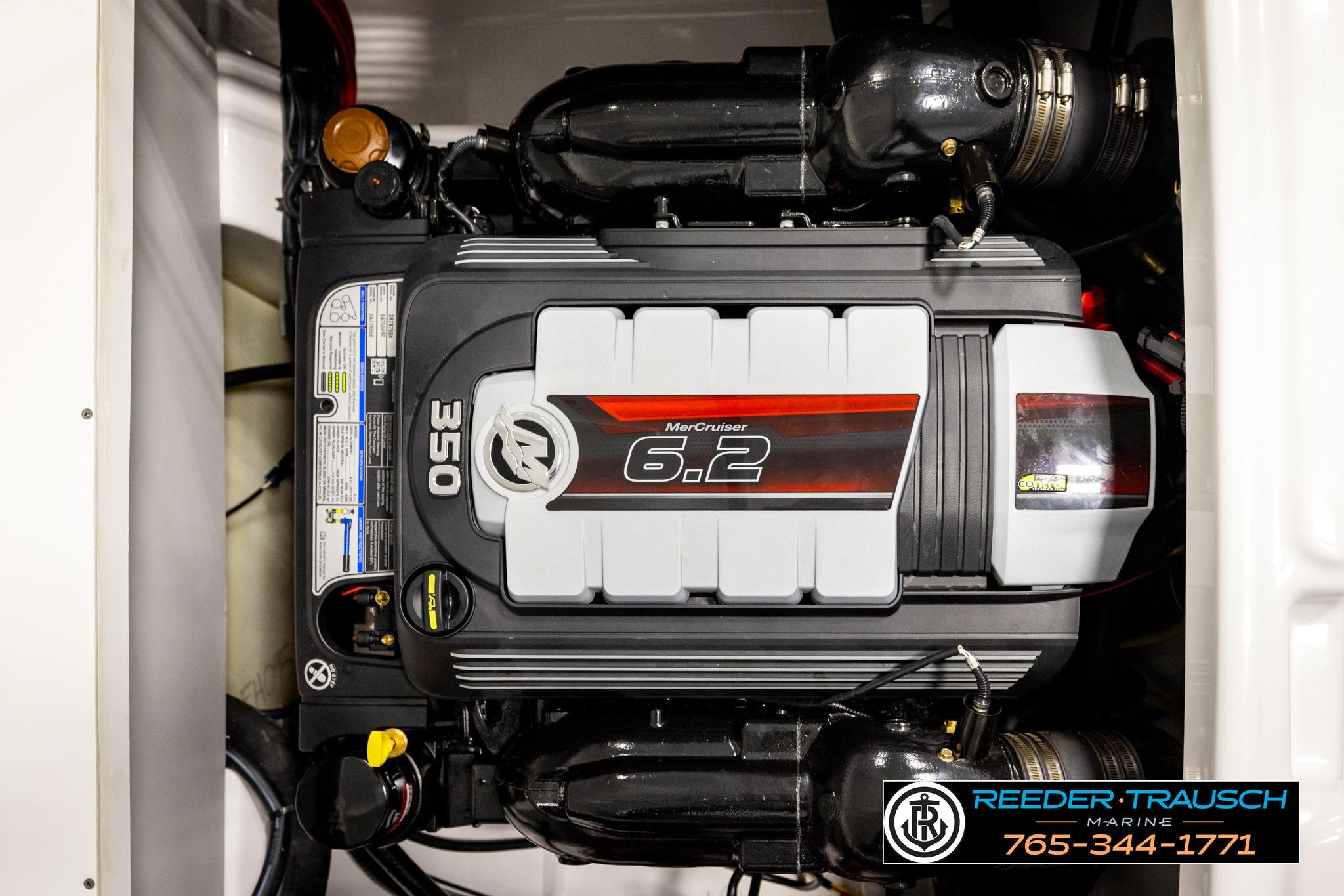 2024 FOURWINNS HD5 Surf boat engine, MerCruiser 6.2L 350 horsepower, detailed view.