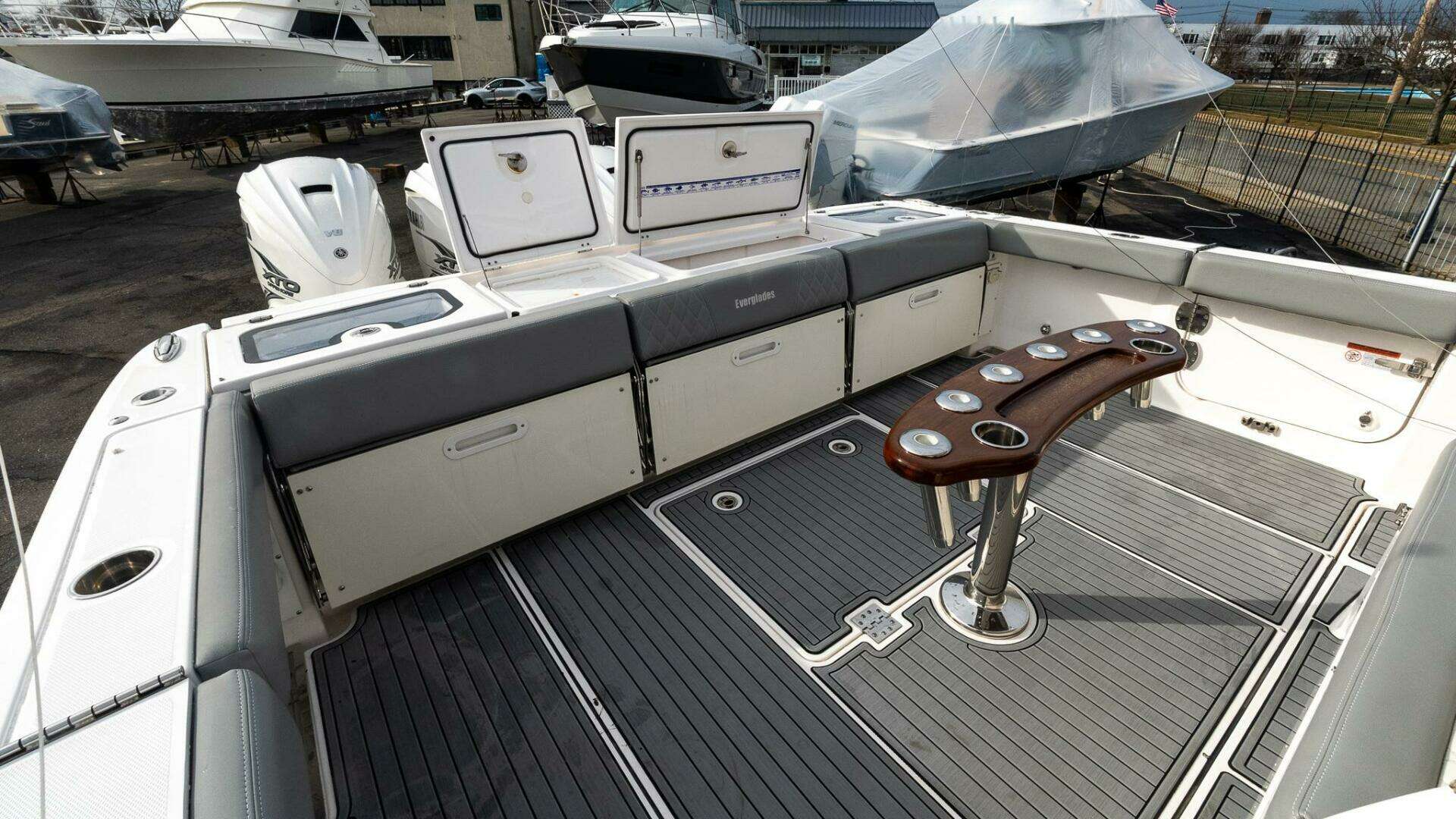 2023 Everglades 455 Center Console - Image 7