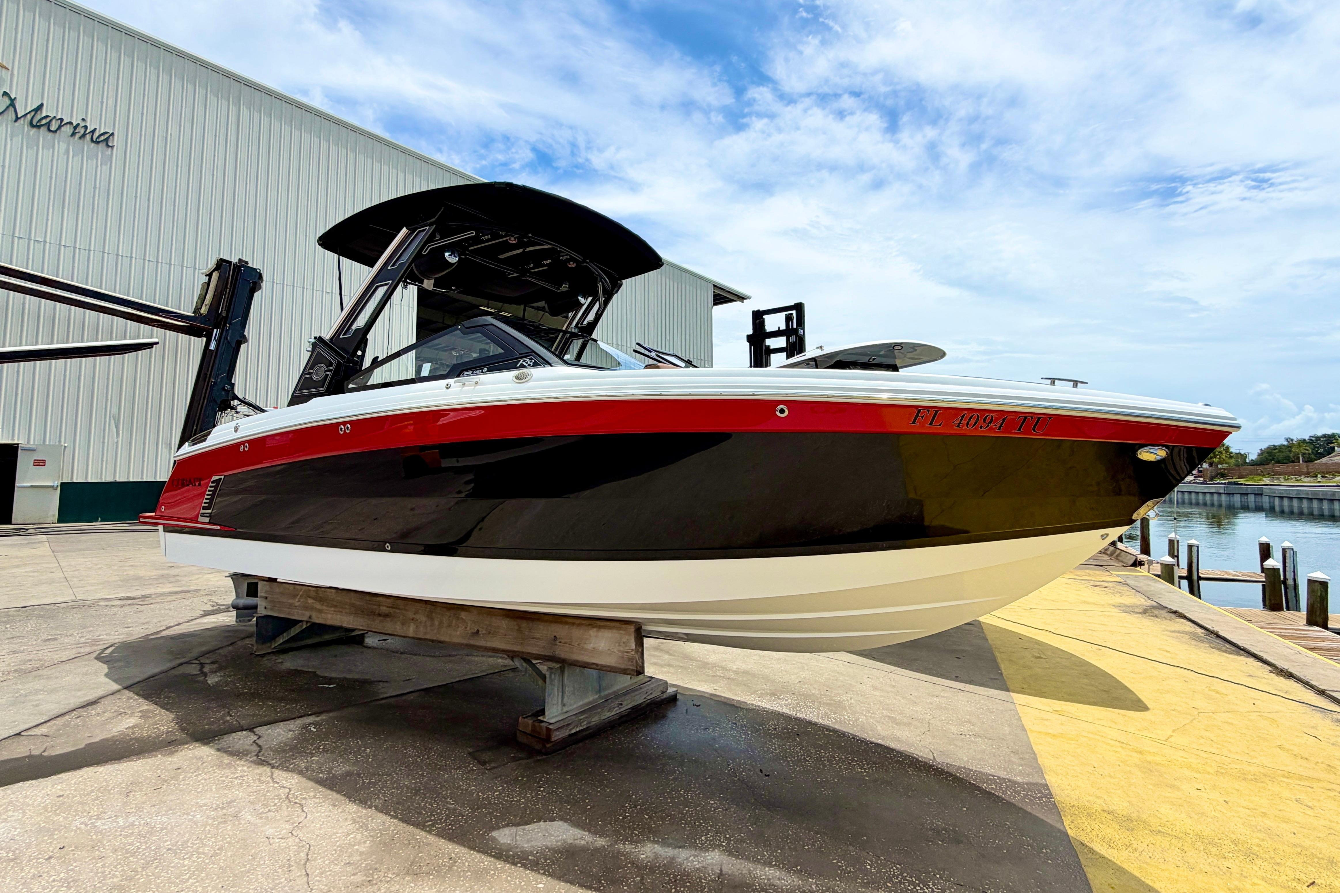 2024 Cobalt R8 Surf