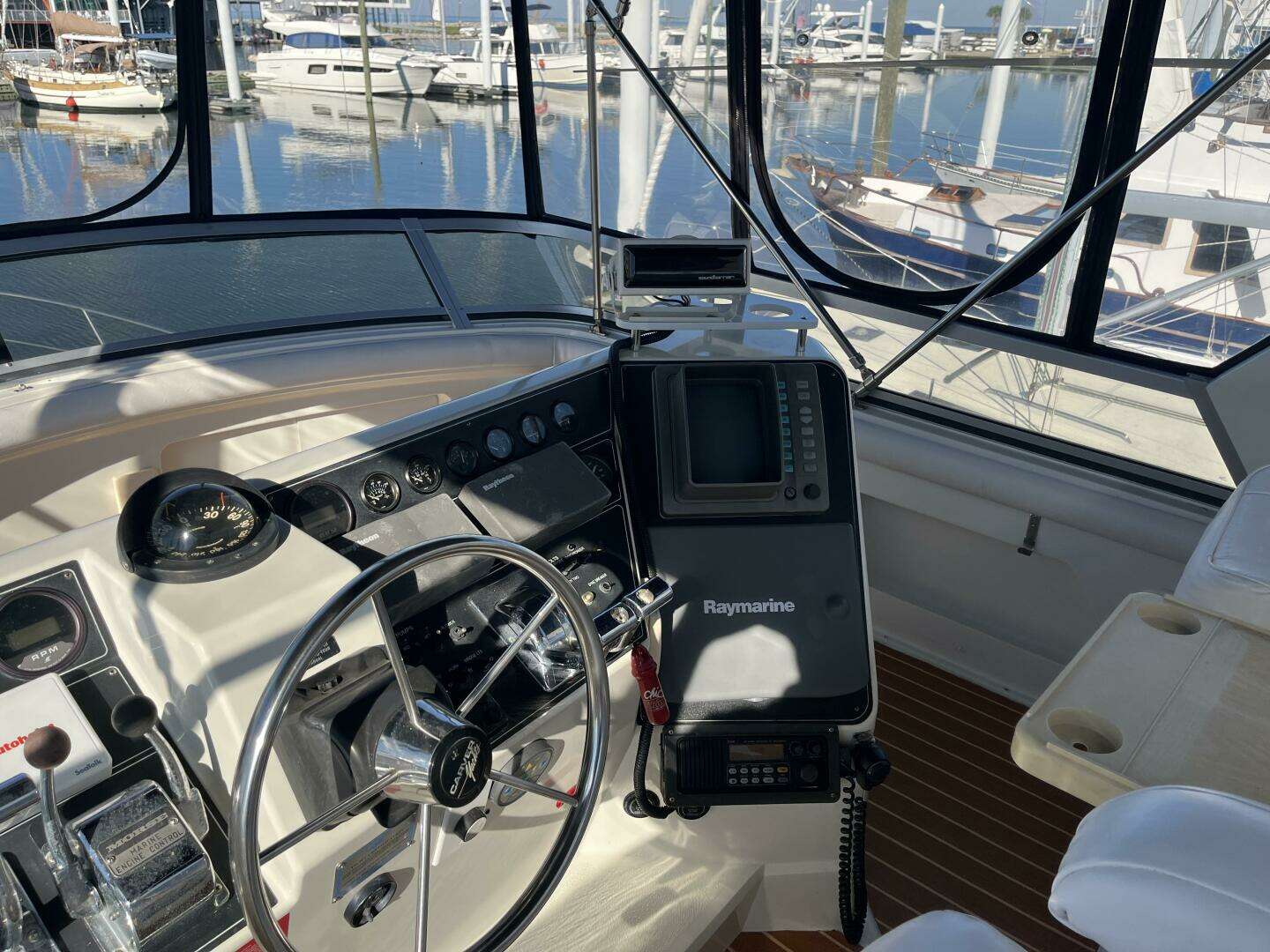 1995 Carver 440 Aft Cabin - Image 48