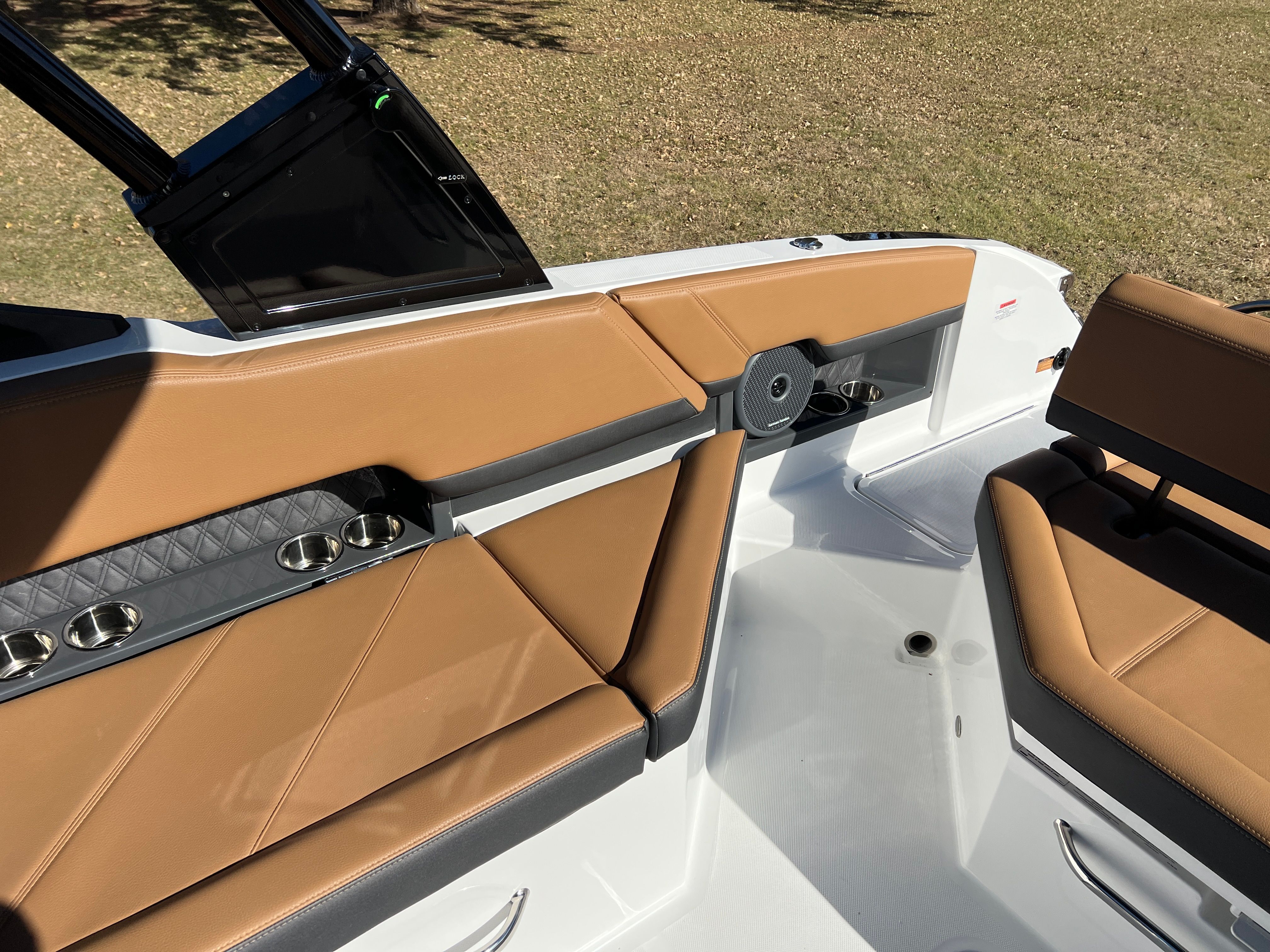 2026 COBALT R8 - Image 16