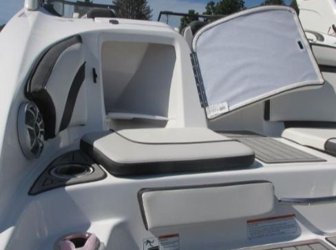 2019 Yamaha Boats AR240 - 16