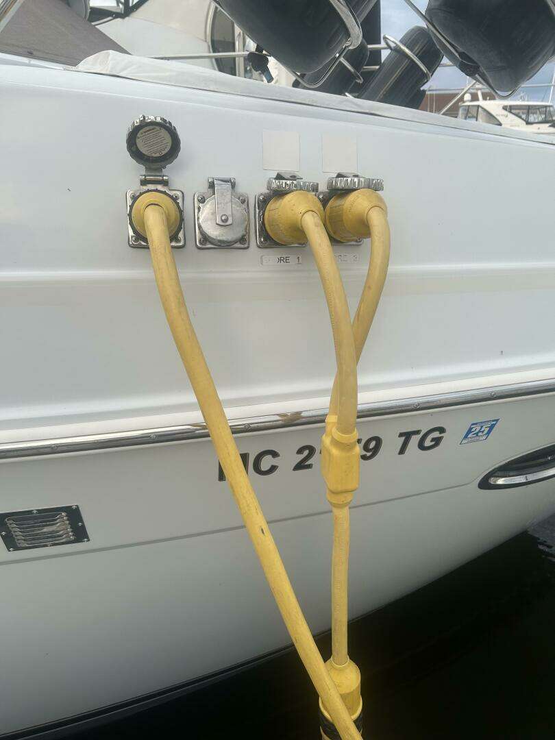2003 Carver 466 Motor Yacht - Image 8