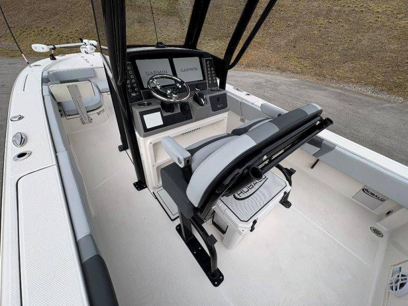 2026 Robalo 266 Cayman - 57