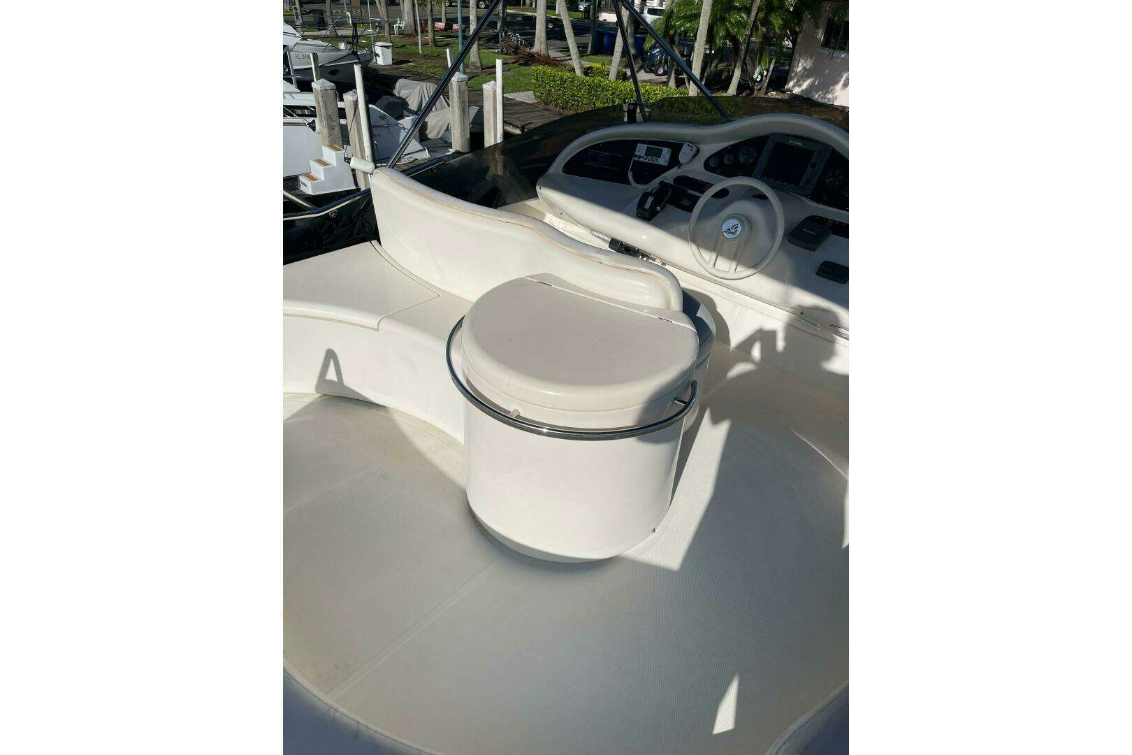 2000 Azimut 46 Flybridge MY - Image 11
