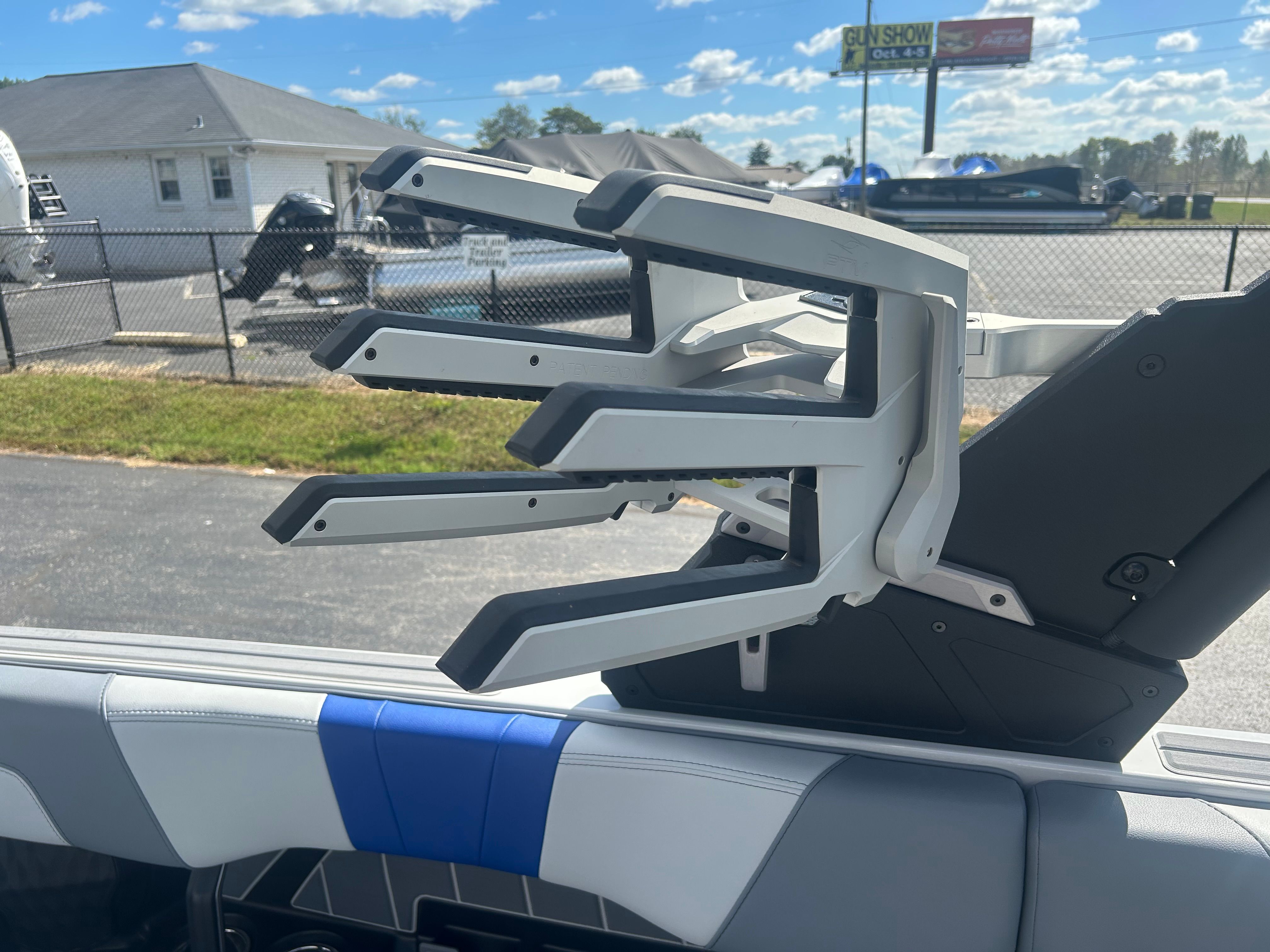 2024 MALIBU 24 MXZ - Image 10