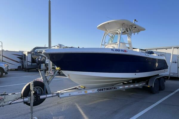 2013 Robalo R240 Center Console