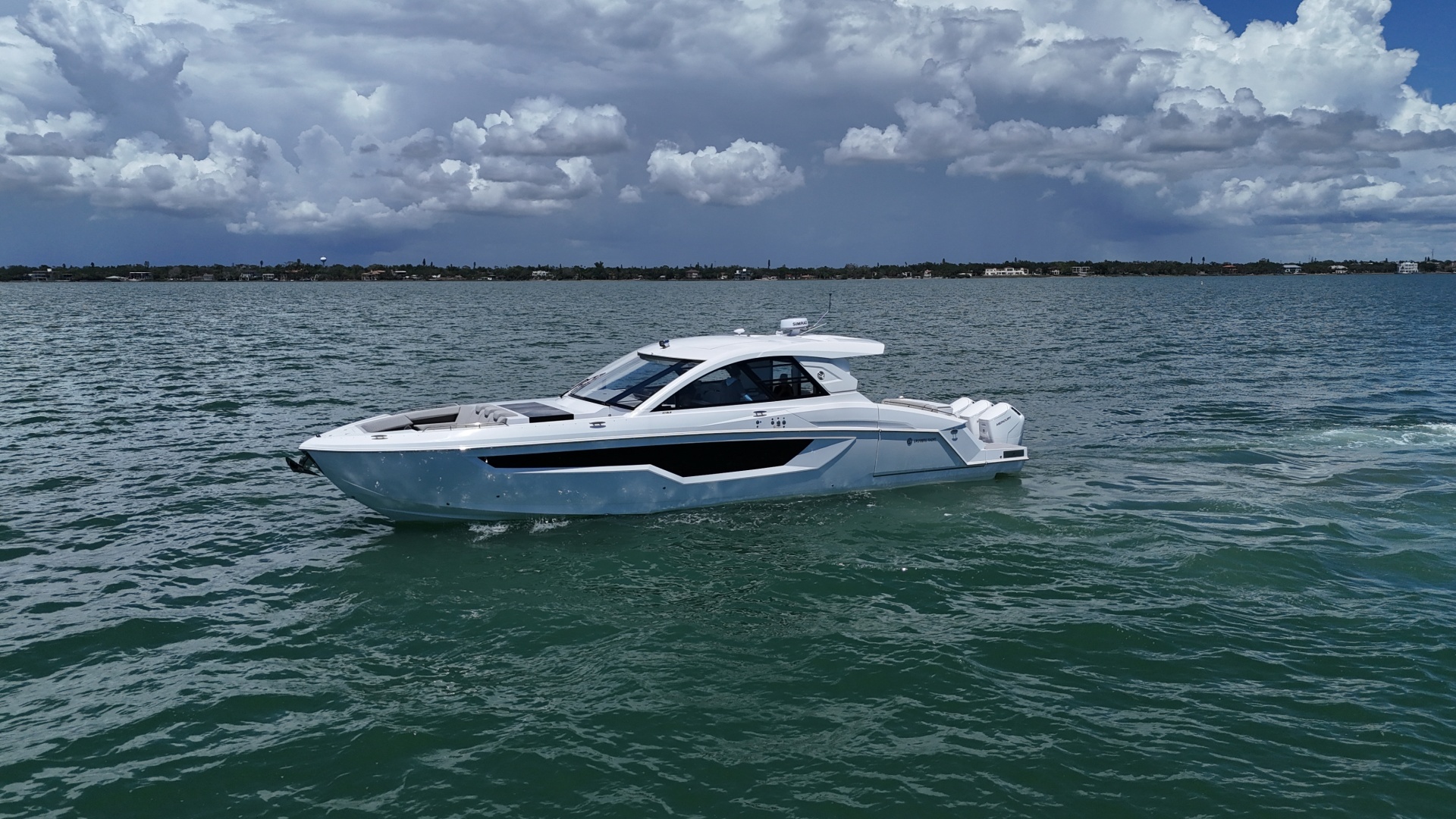 2026 Cruisers Yachts 50GLS OB - Image 5