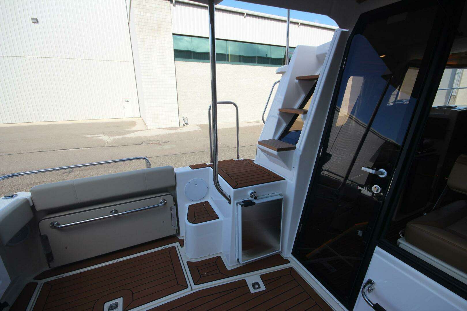 2025 Ranger Tugs R-29 Command Bridge Luxury Edition - Image 24