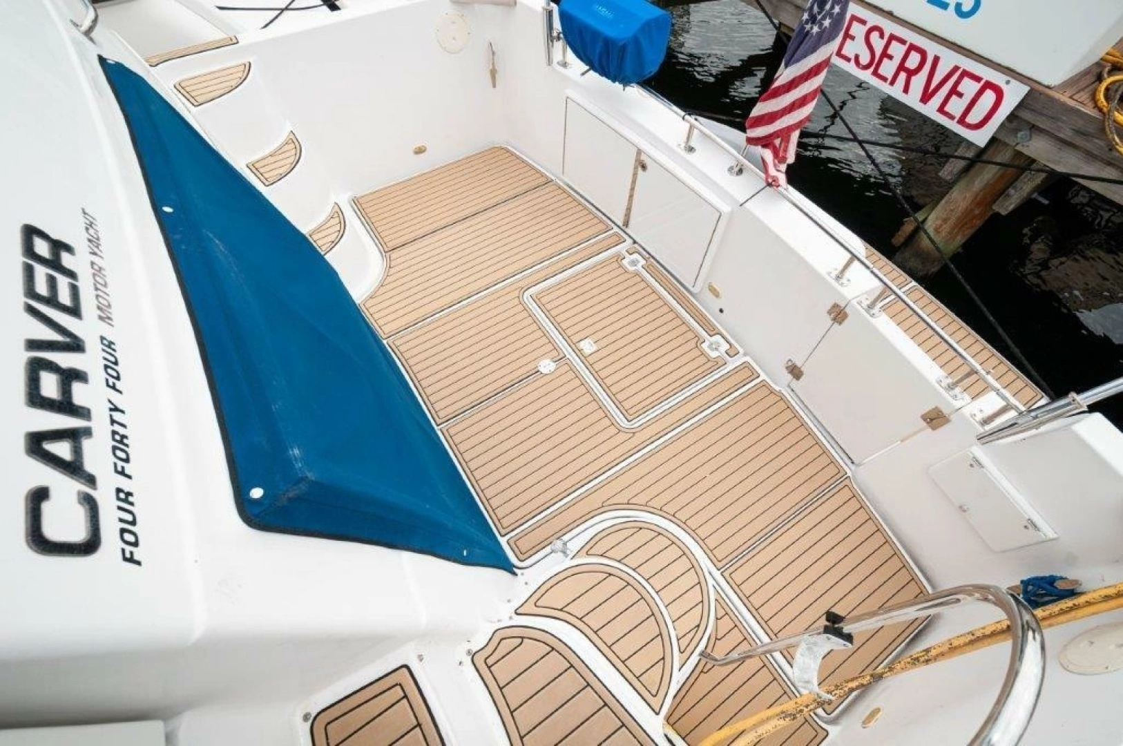 2002 Carver 444 Cockpit Motor Yacht - Image 25