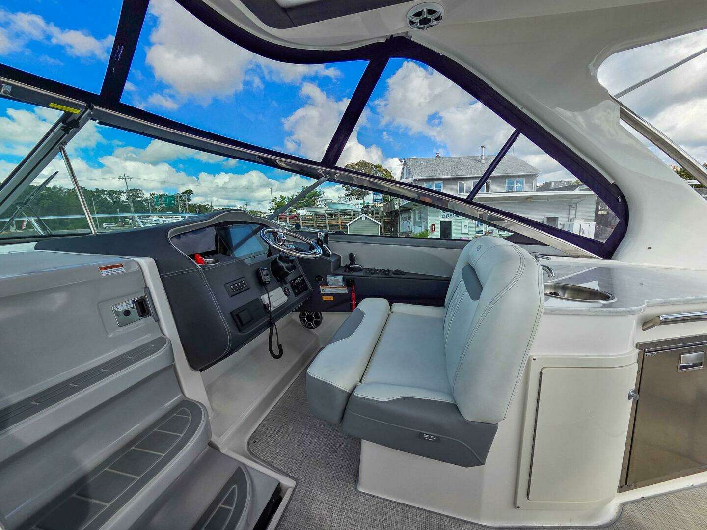 2026 Regal 33 XO - Image 23