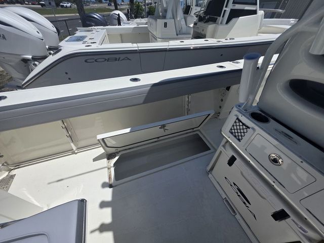 2026 Cobia 285 Open Center Console - 23