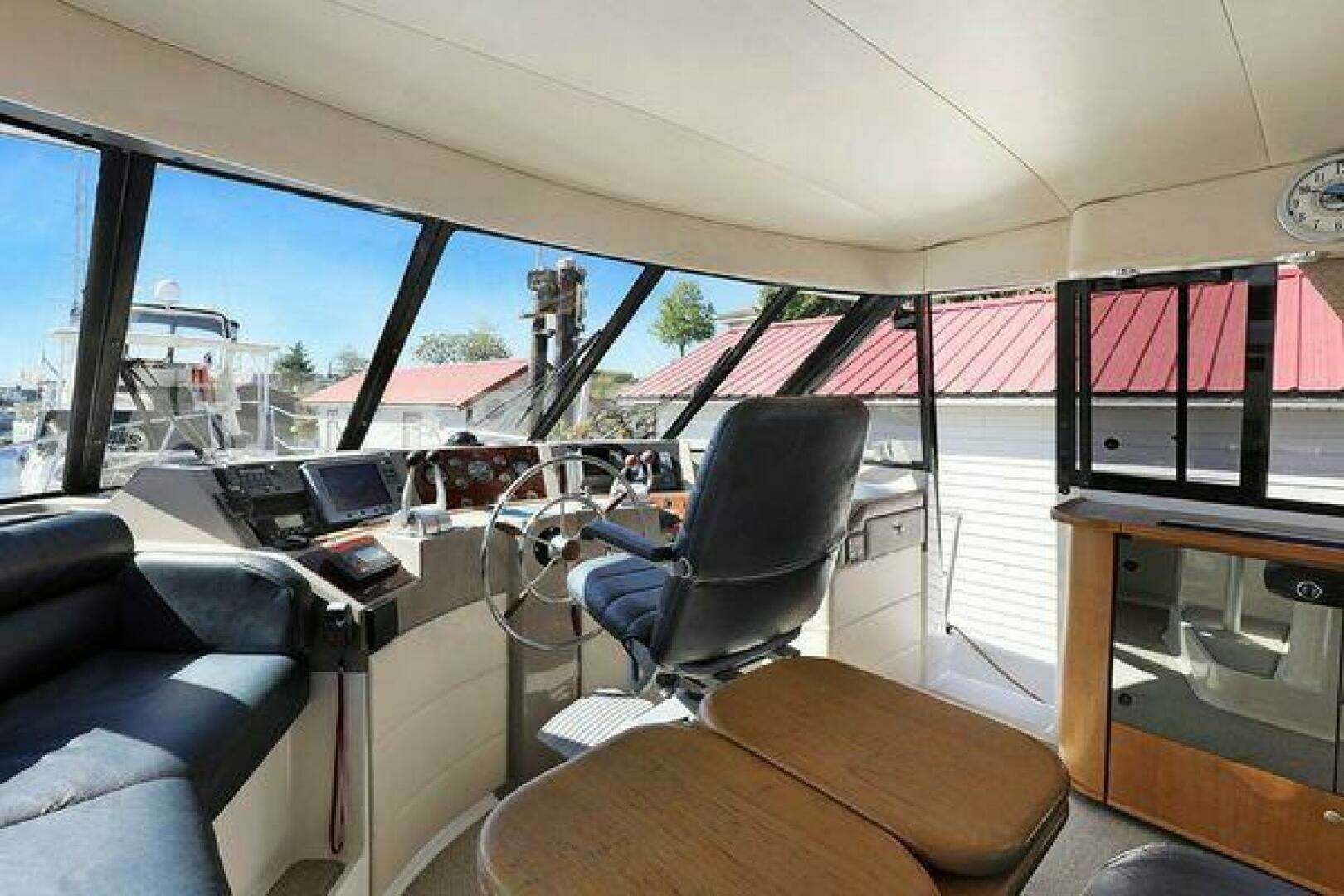 1998 Bayliner 4788 - Image 21