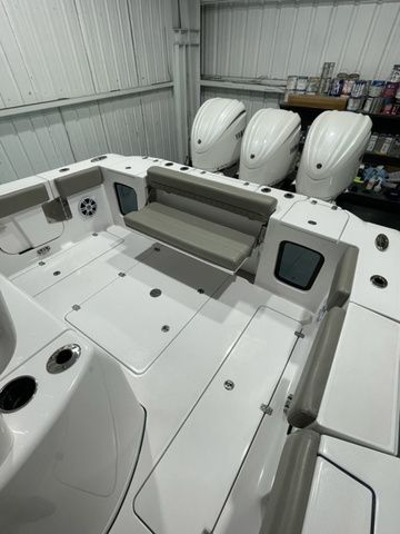 2024 Sportsman Open 352 Center Console - 39