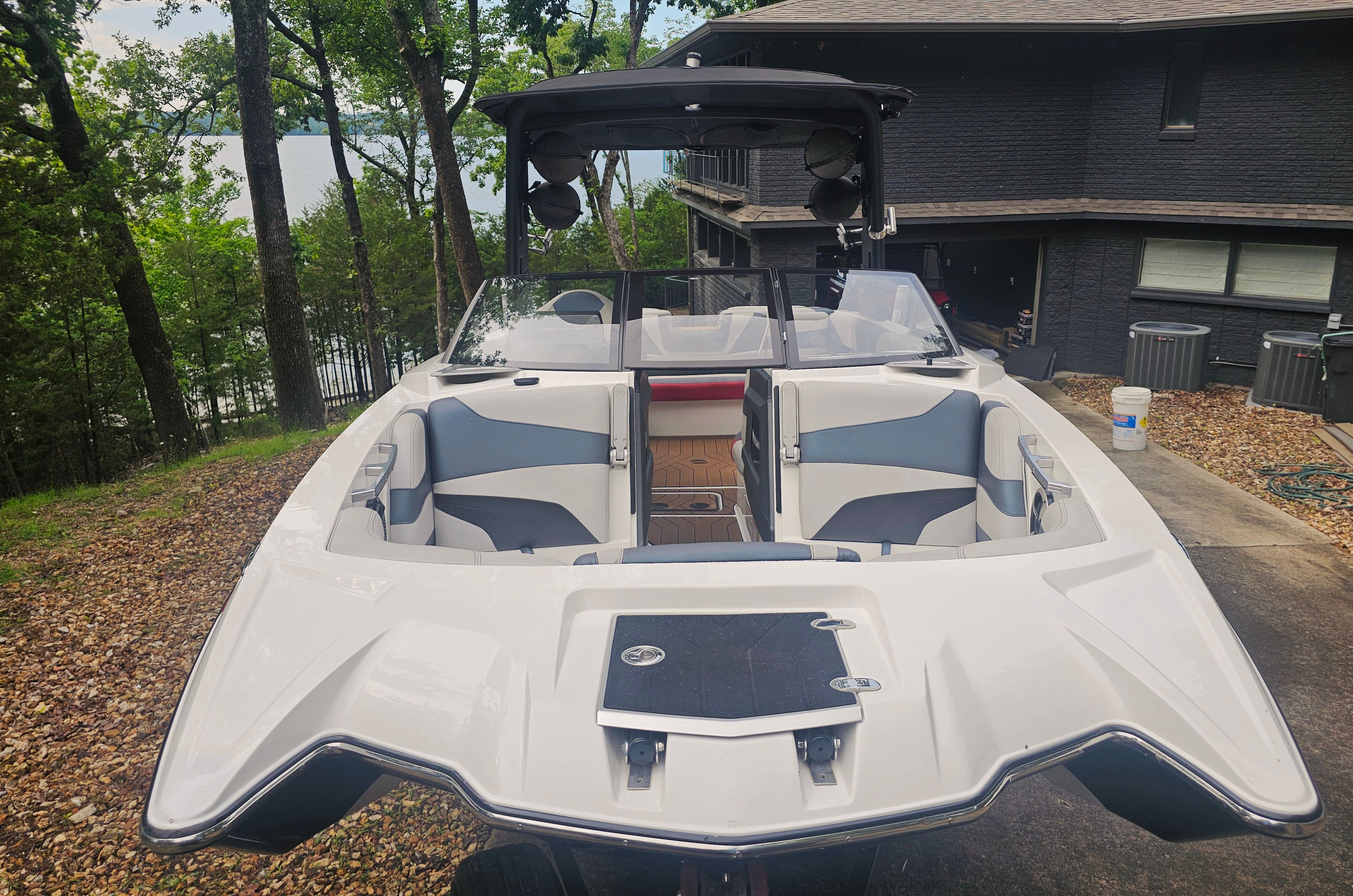2017 Malibu Wakesetter 22 MXZ - 12