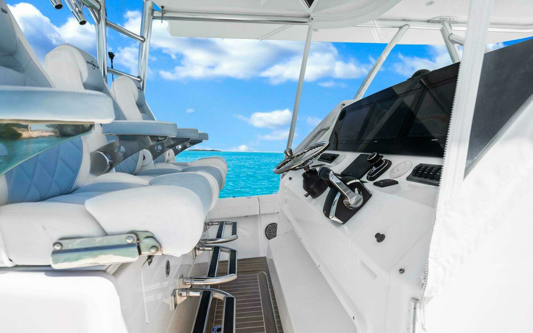 2018 Regulator 41 Center Console - Image 40