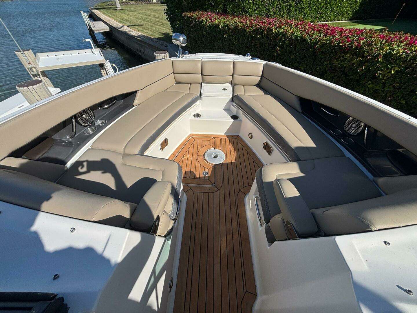 2016 Sea Ray 350 SLX - Image 19