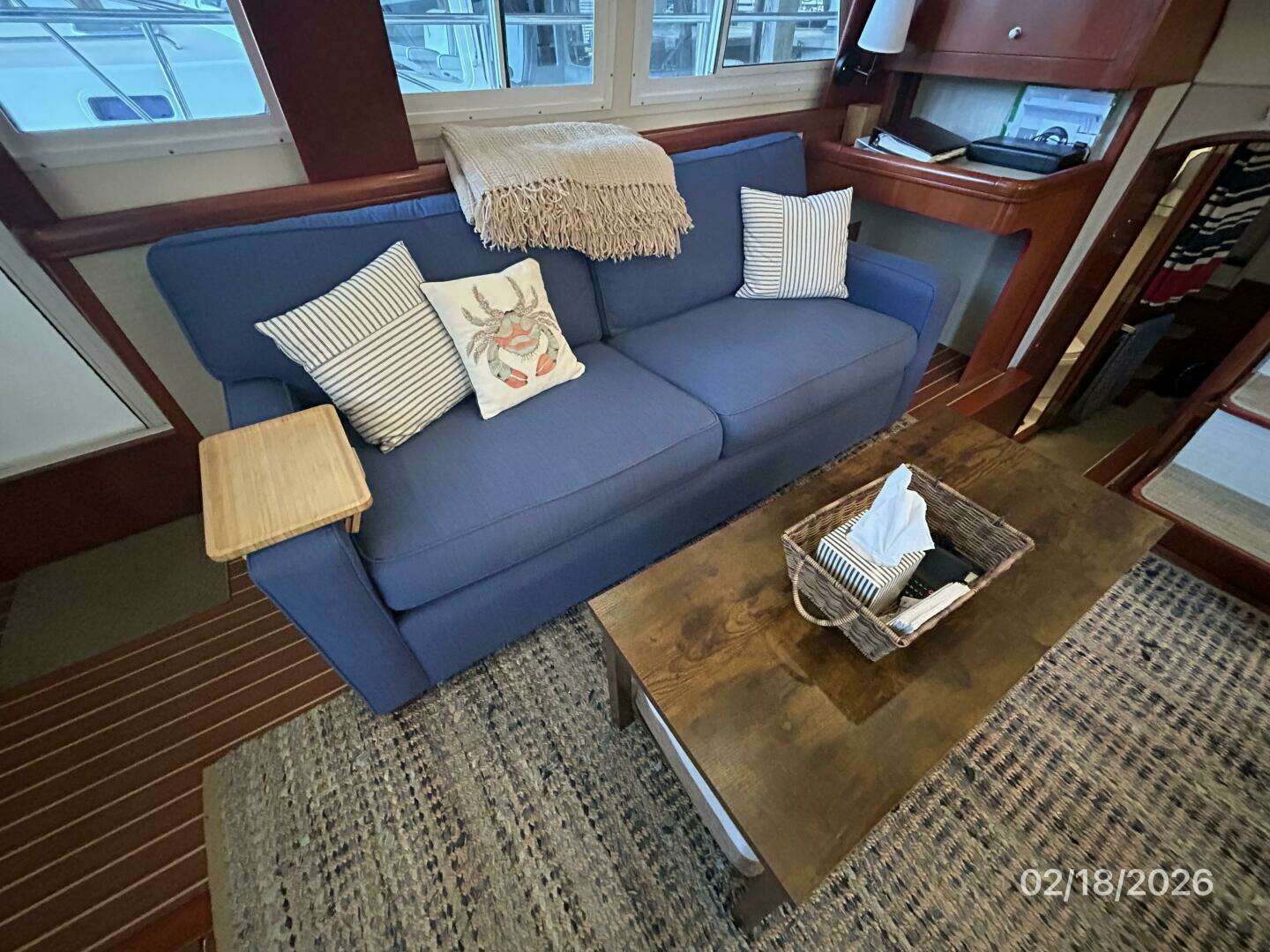 2004 Mainship 430 - Image 48