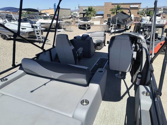 2025 Avalon LSZ 2385 Versatile Rear Lounger - 11