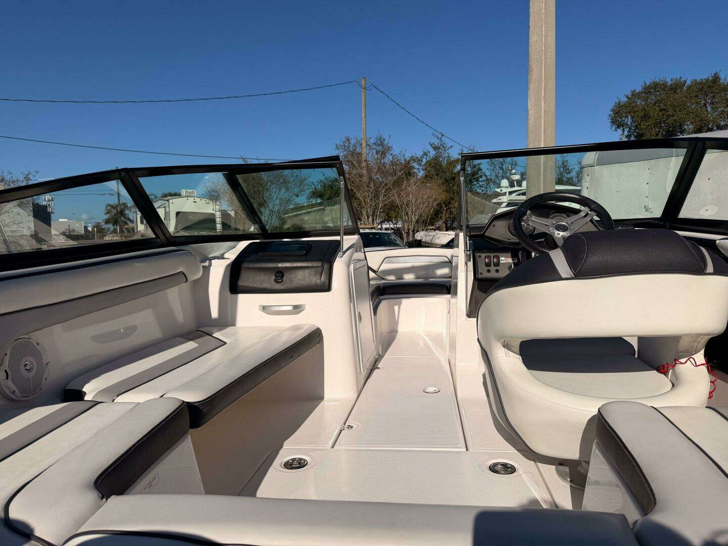 2017 Yamaha Boats AR195 - Image 11