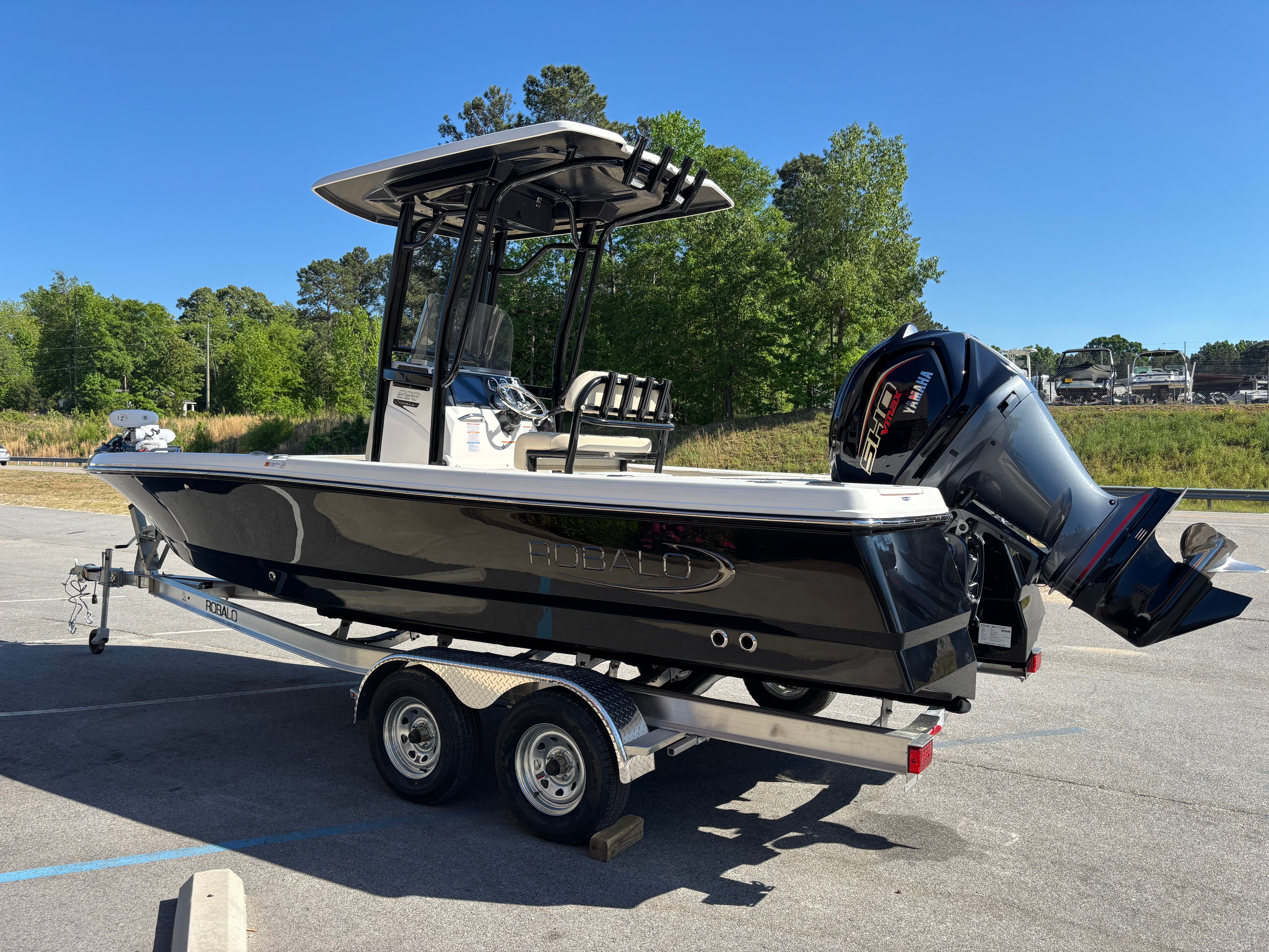 2026 ROBALO 226 CAYMAN - Image 3