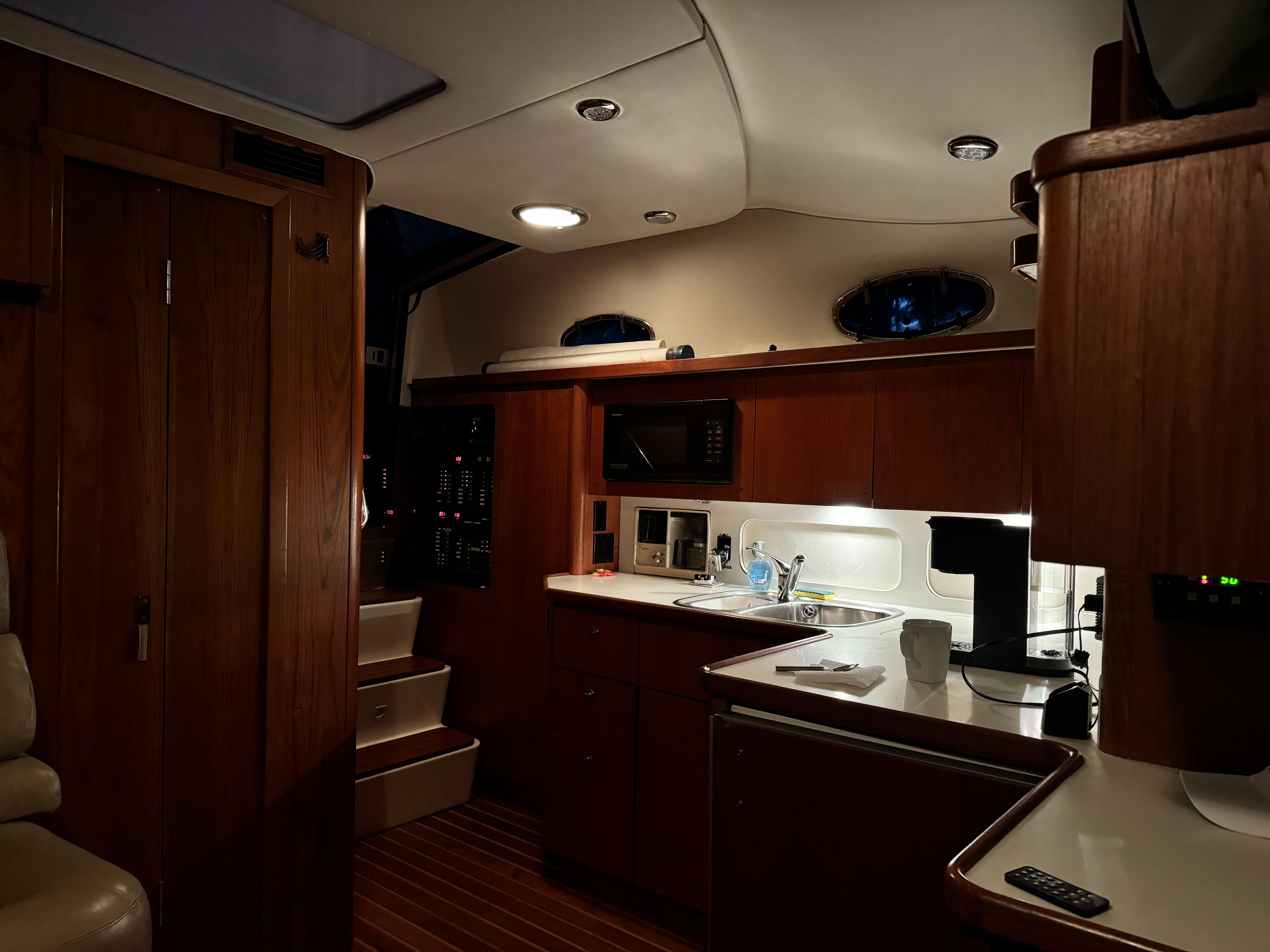 1996 Tiara Yachts 4000 Express - 17