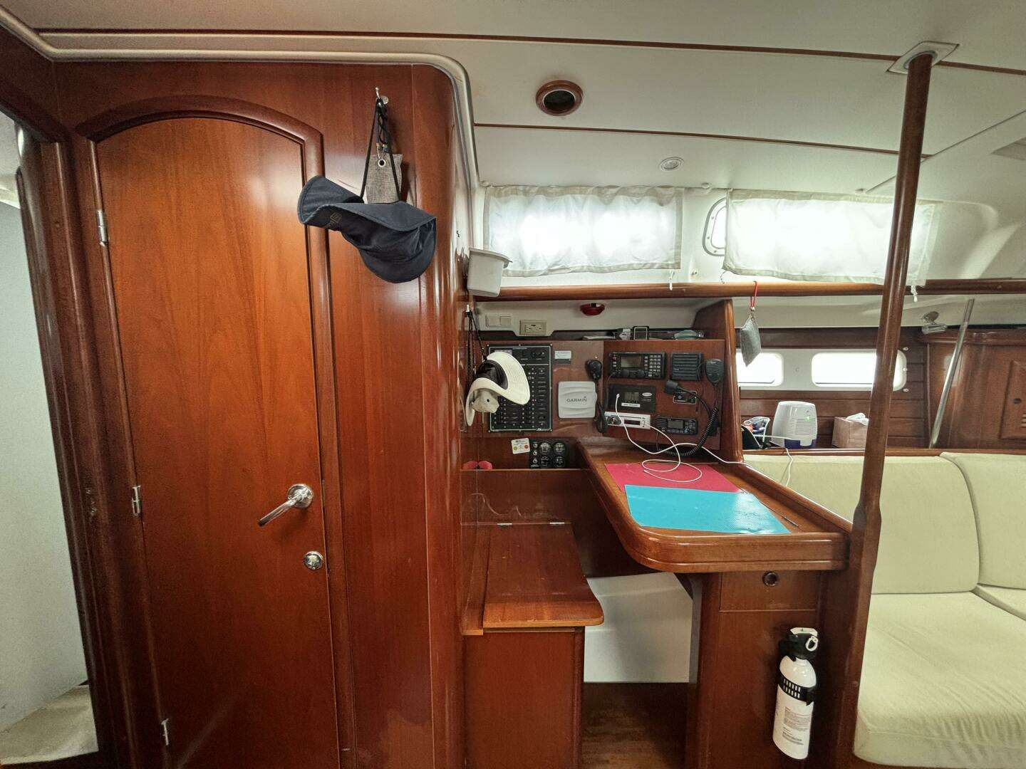 2004 Beneteau 423 - Image 18