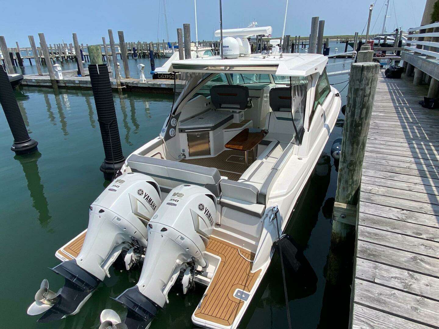 2019 Tiara Yachts 34LX - Image 12