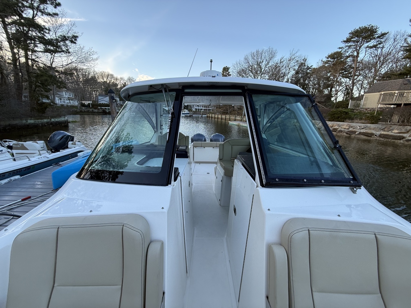 2017 Pursuit 295 DC - Image 18