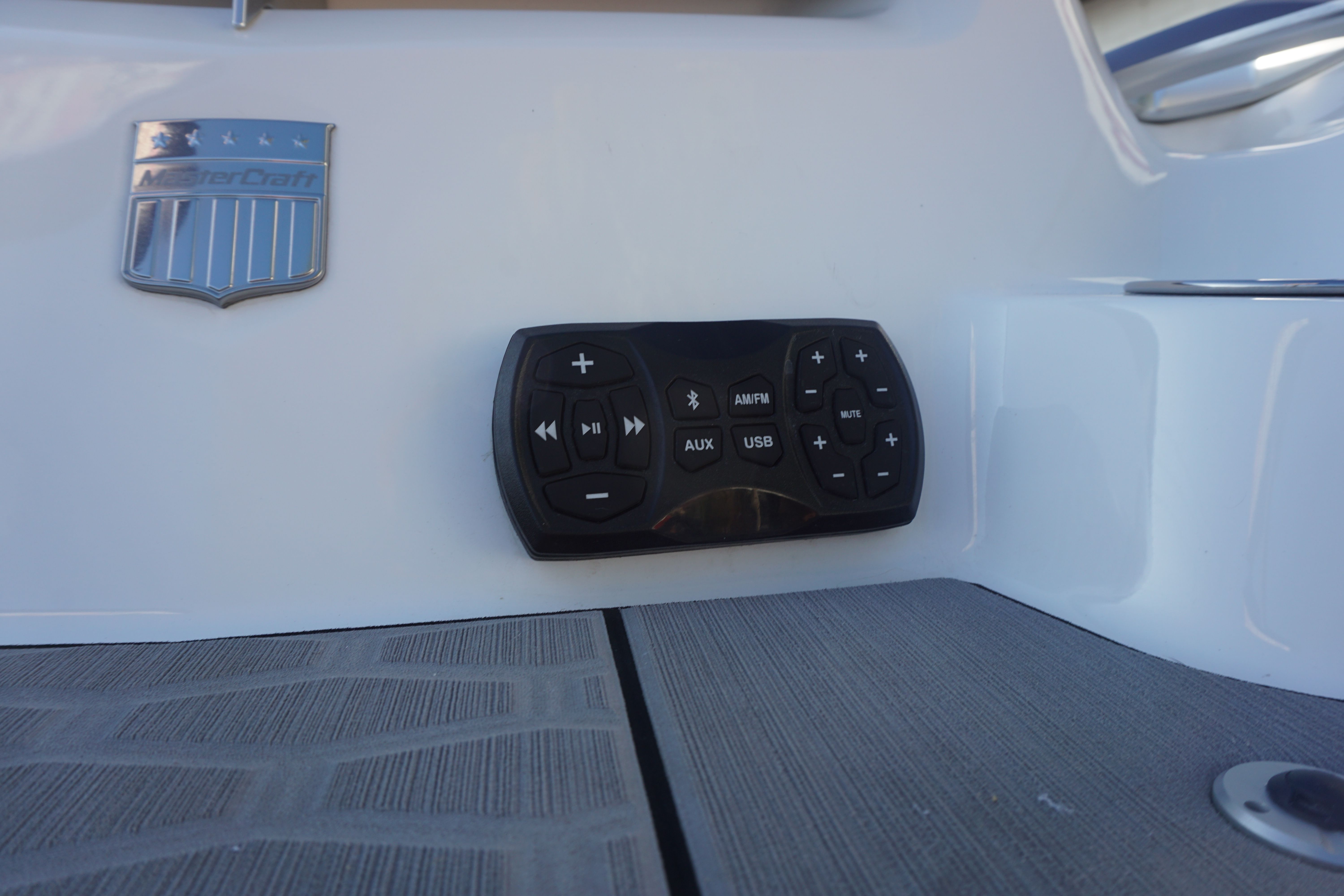 2022 MasterCraft X24 - 15