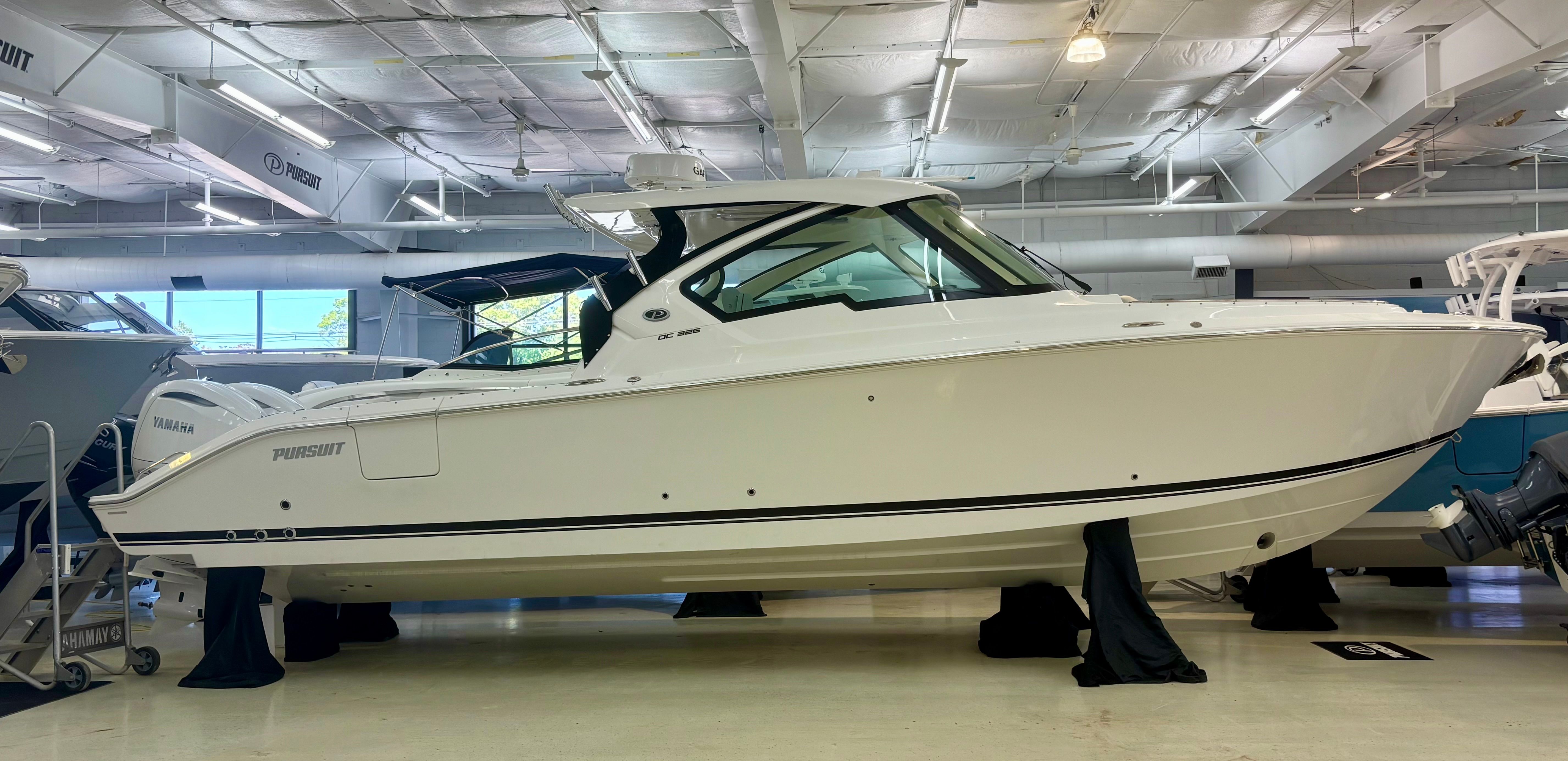 2026 Pursuit DC 326 Dual Console