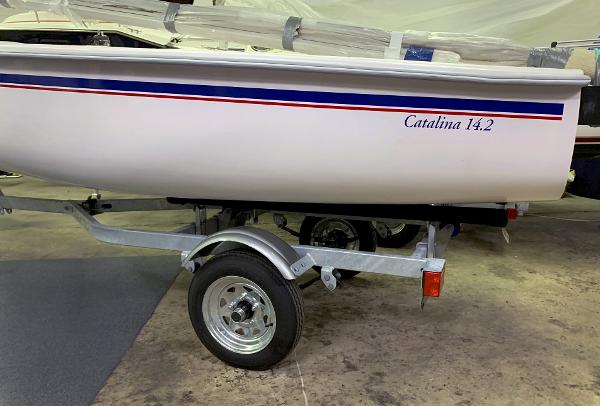 2021 Catalina 14.2 - Stern