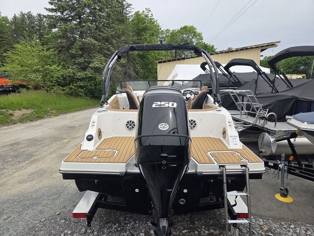 2026 Starcraft SVX 230 DC OB w/250hp and Trailer - 6
