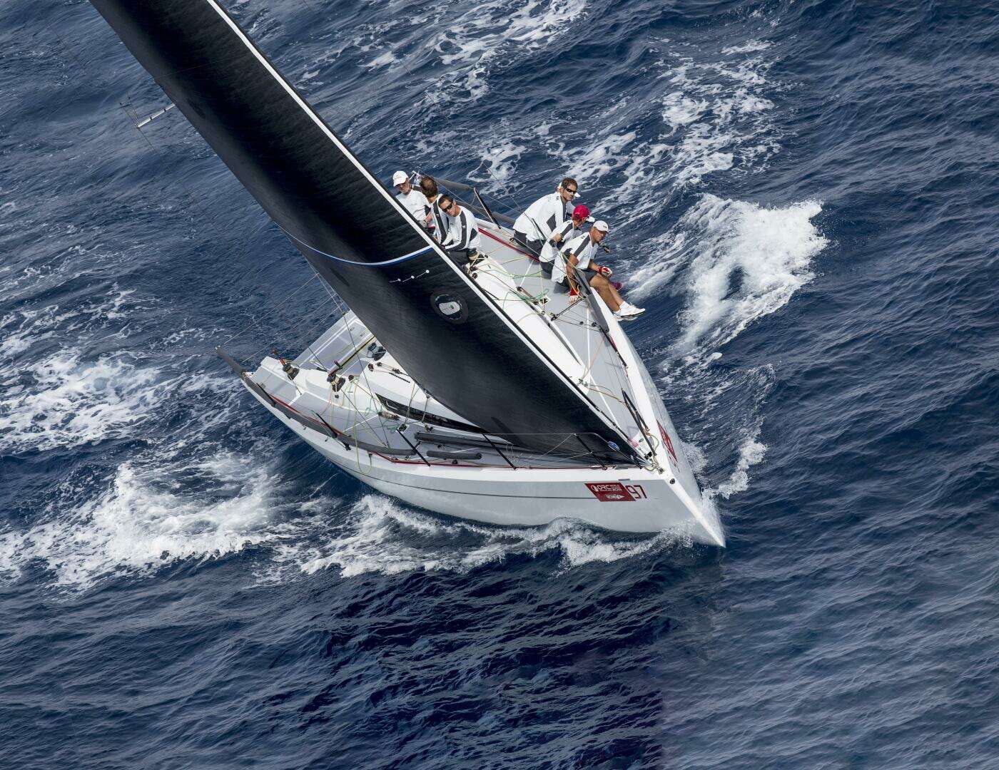 2026 Italia Yachts 9.98 - Image 33