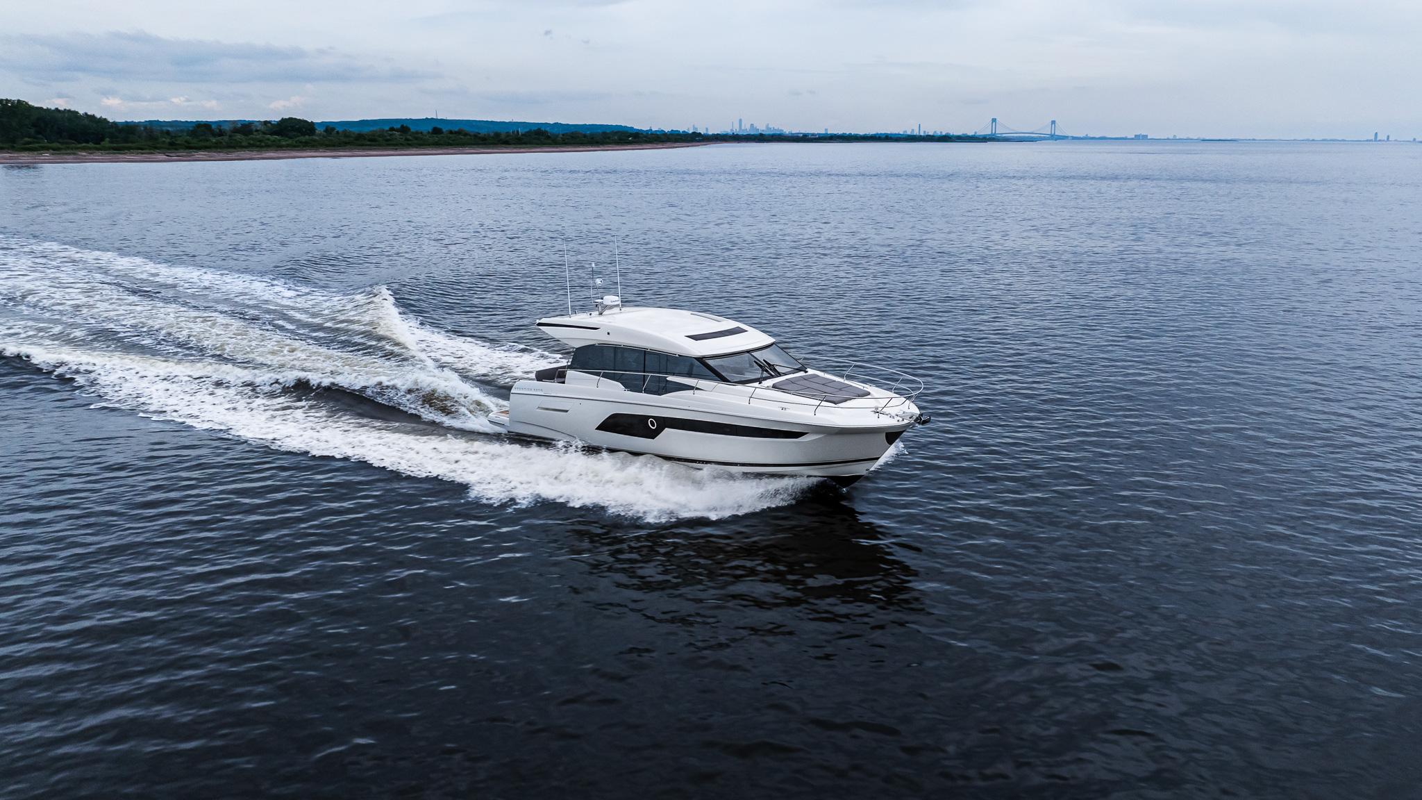 2023 Prestige 520S