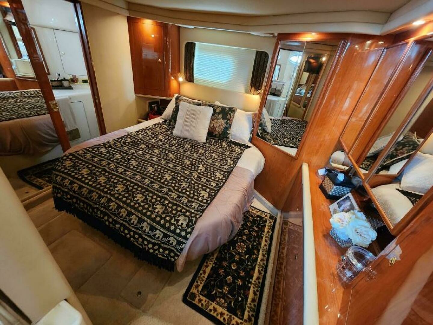 1999 Sea Ray 420 Aft Cabin - Image 9