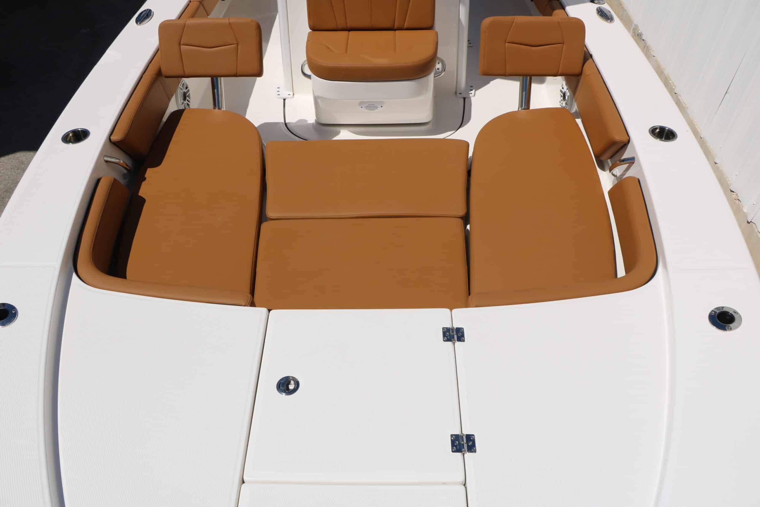 2026 Robalo 246 Cayman - 26