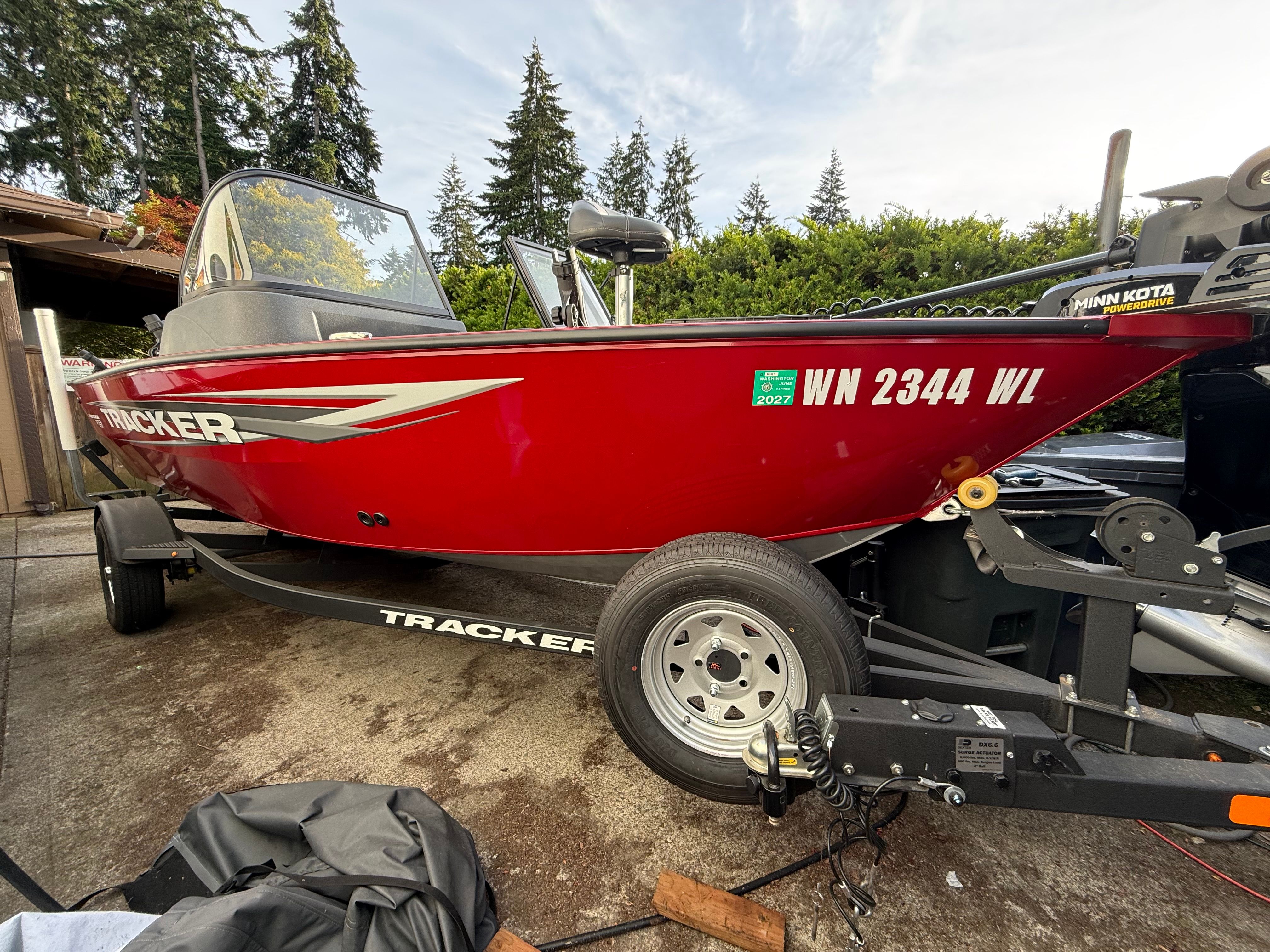2025 Tracker Pro Guide V-16 WT