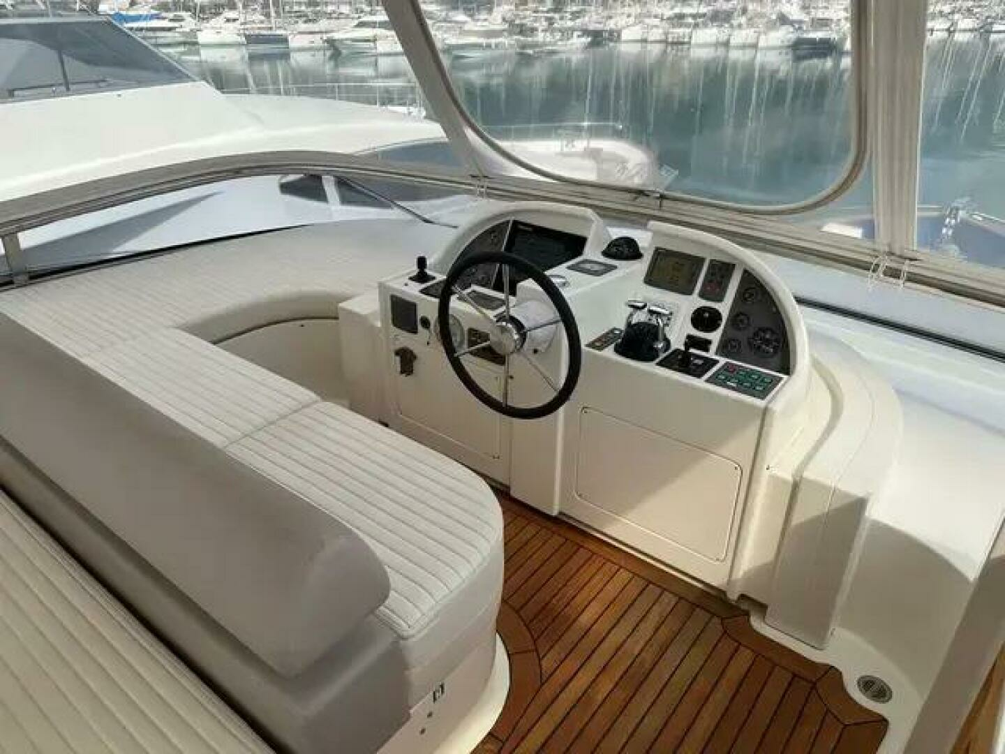 2011 Azimut Magellano 74' - Image 18