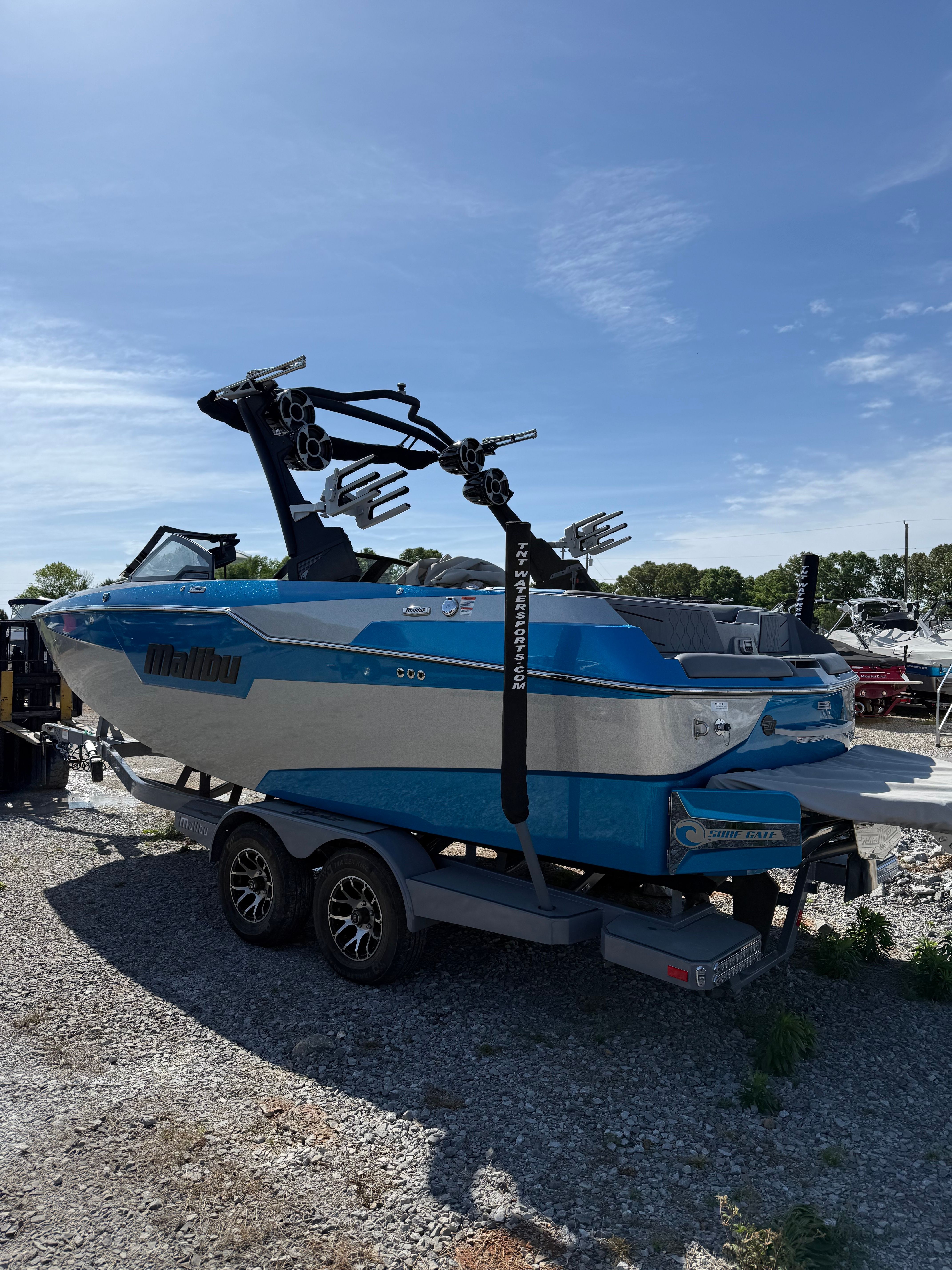 2021 MALIBU M220 - Image 3