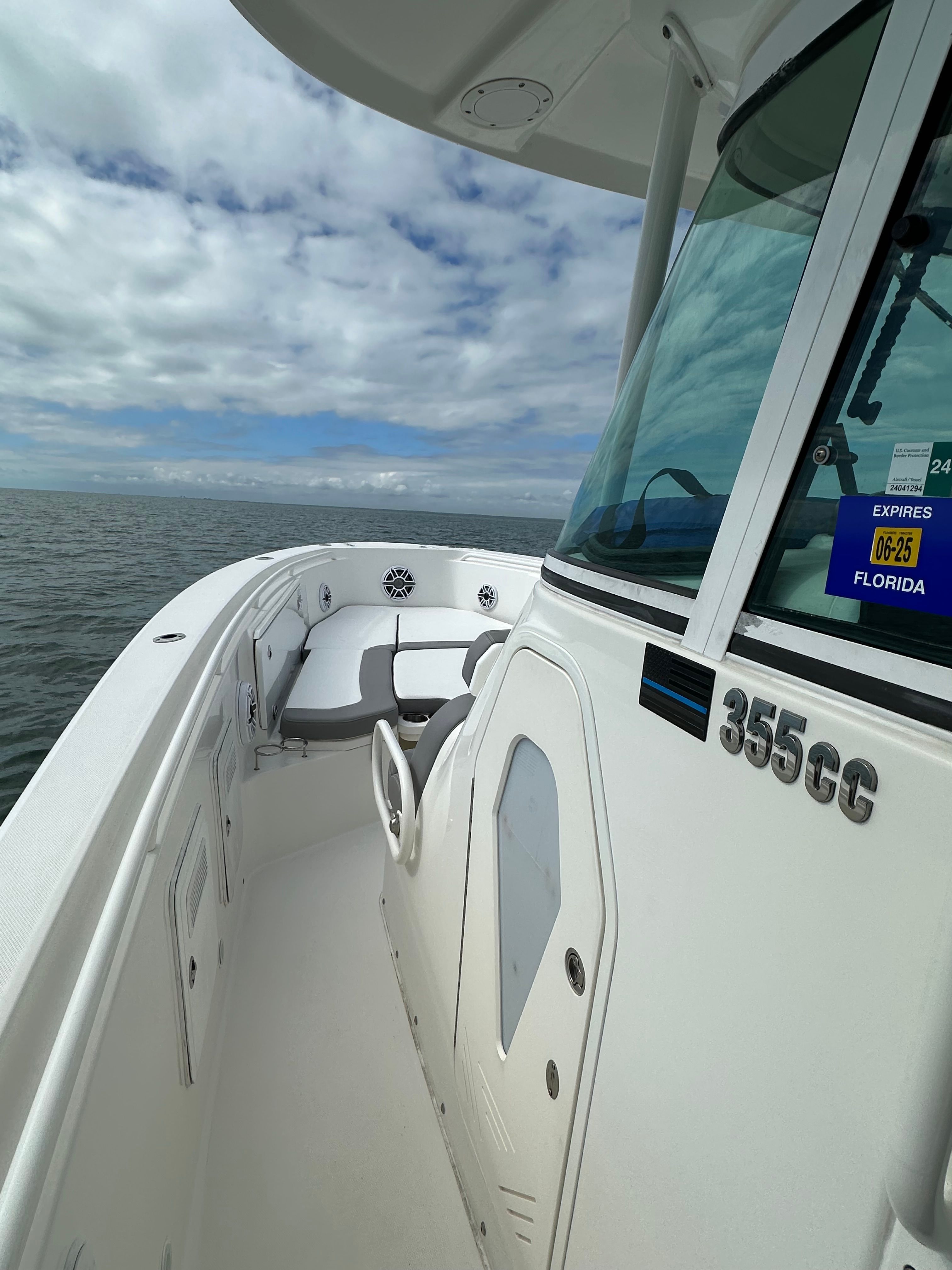2009 Everglades 365 Center Console - 106