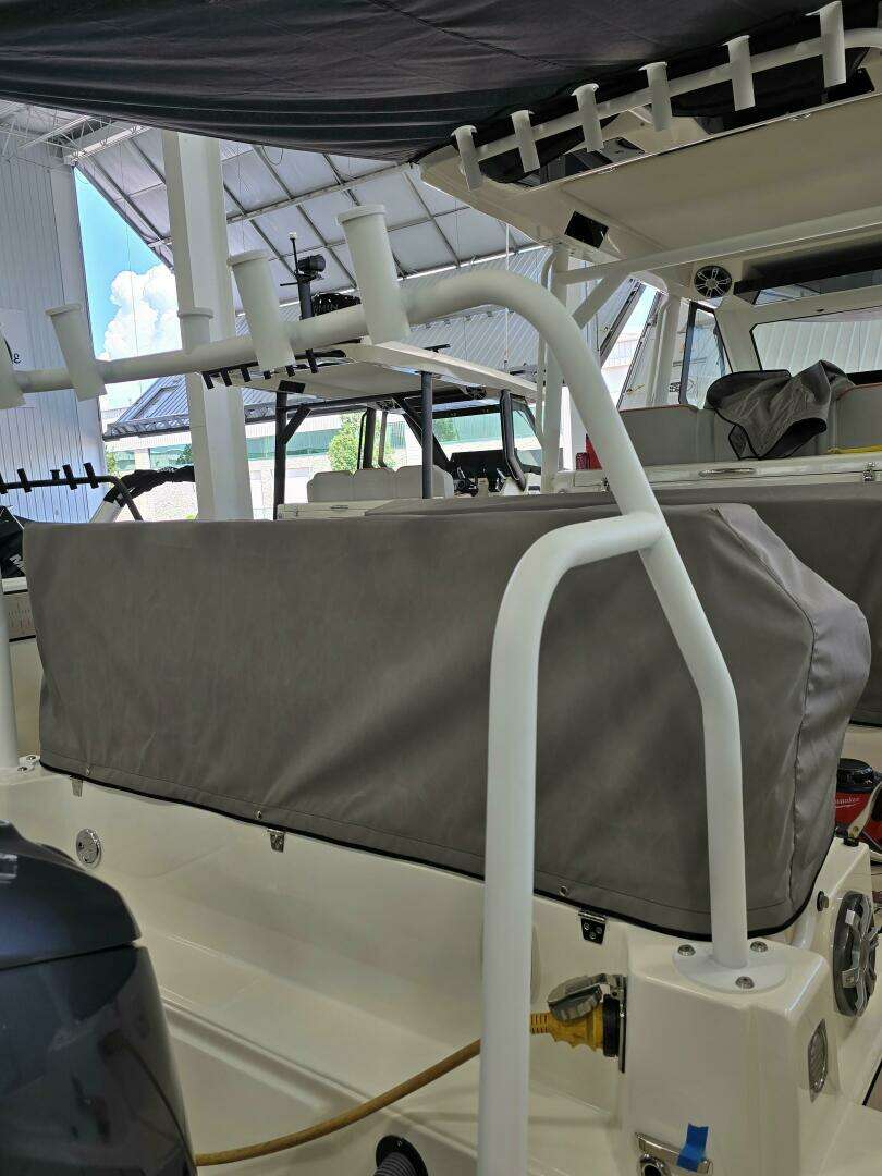 2025 Zodiac X10CC Twin Mercury 400's w/ Joystick - Image 41