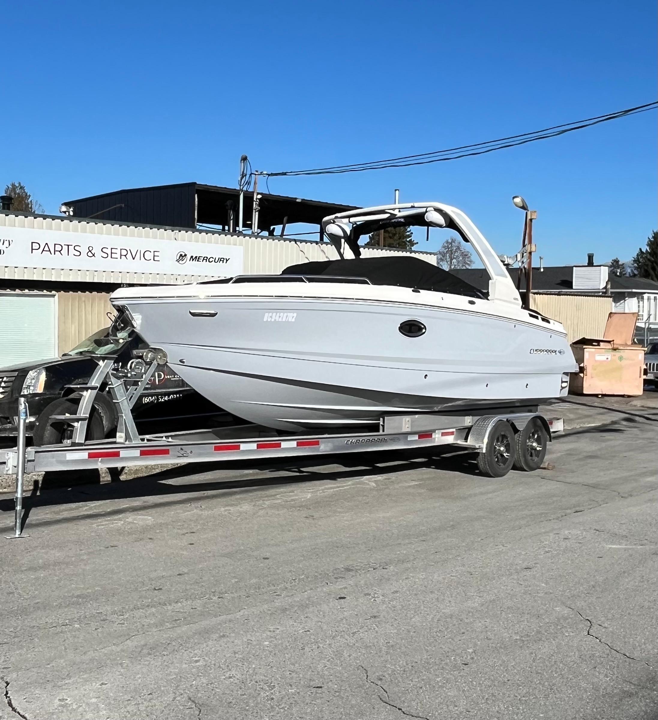 2025 Chaparral 26 Surf