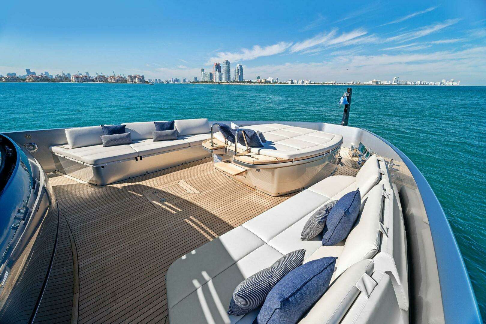 2023 Pershing GTX Motoryacht - Image 36