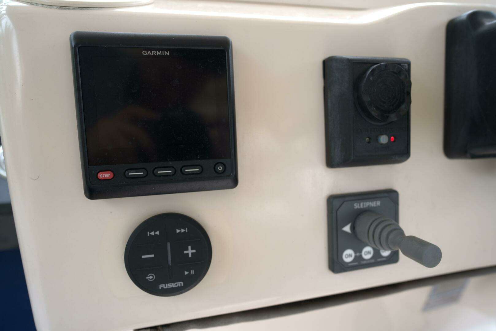 2007 Grady-White Express 330 - Image 16