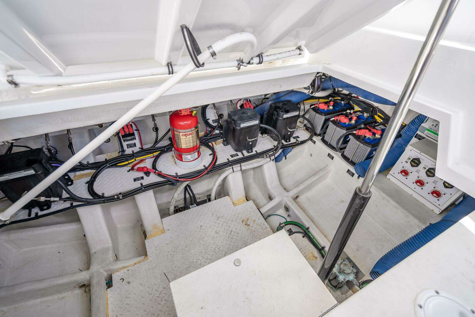 2022 Cruisers Yachts GLS OB - Image 17